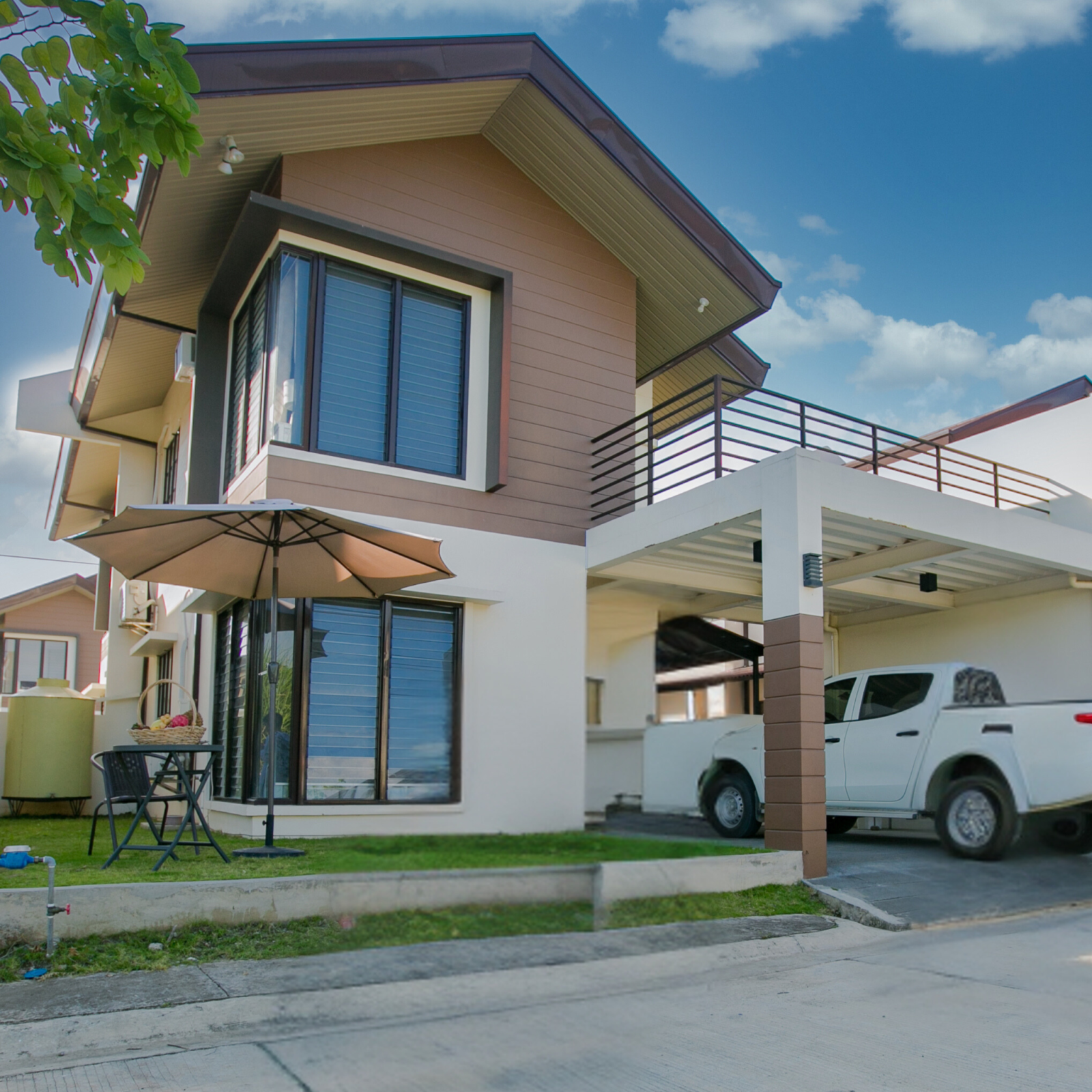 2 Storey with Balcony