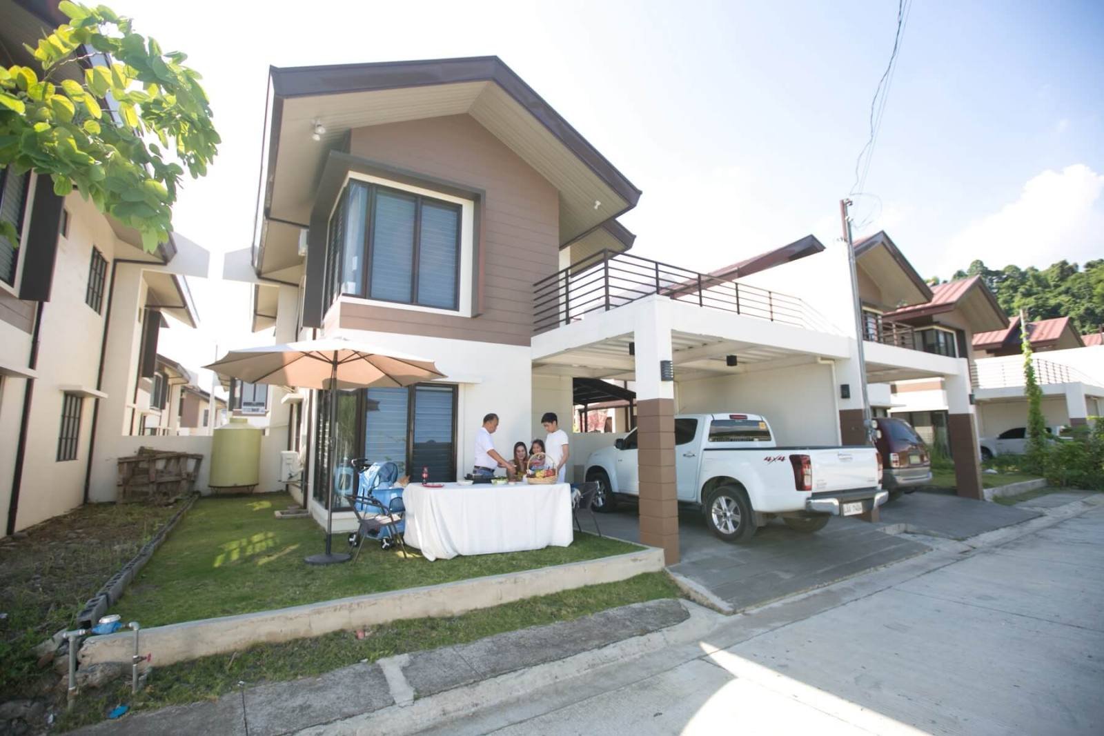 2 Storey with Balcony